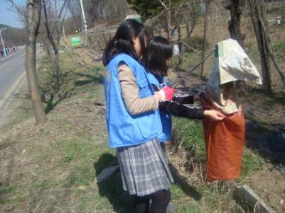 장안구&#44; 창용중 학생들과 청소 자원봉사 실시